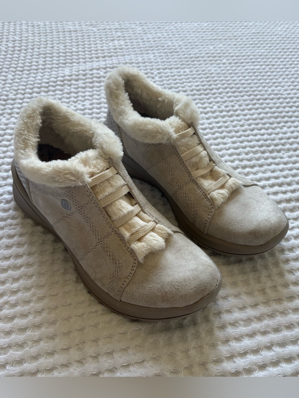 BZees Golden Faux Fur Lined Slip-On Comfort Sneakers Beige Tan Machine Wash 7M